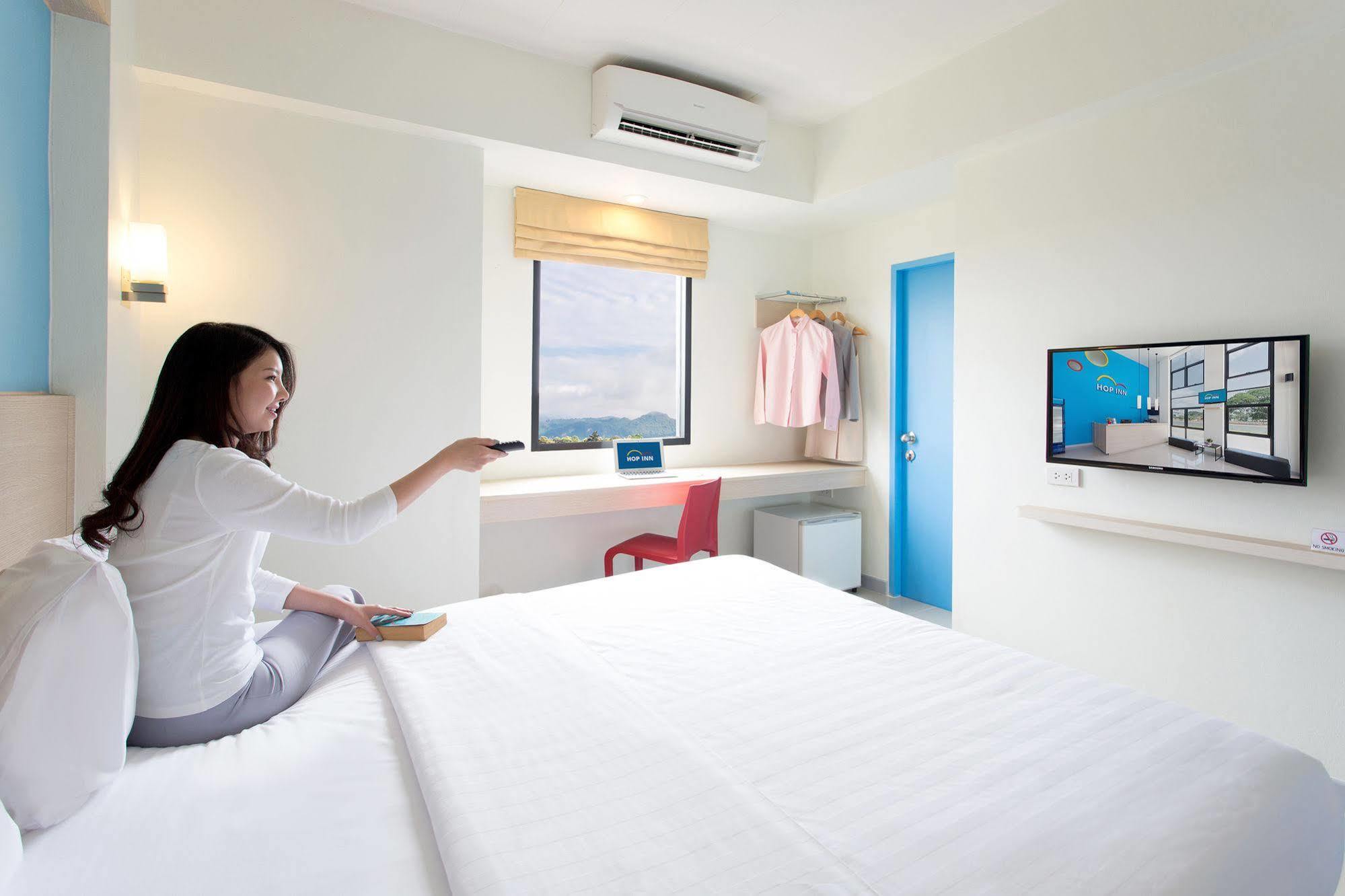Hop Inn Ройєт Екстер'єр фото