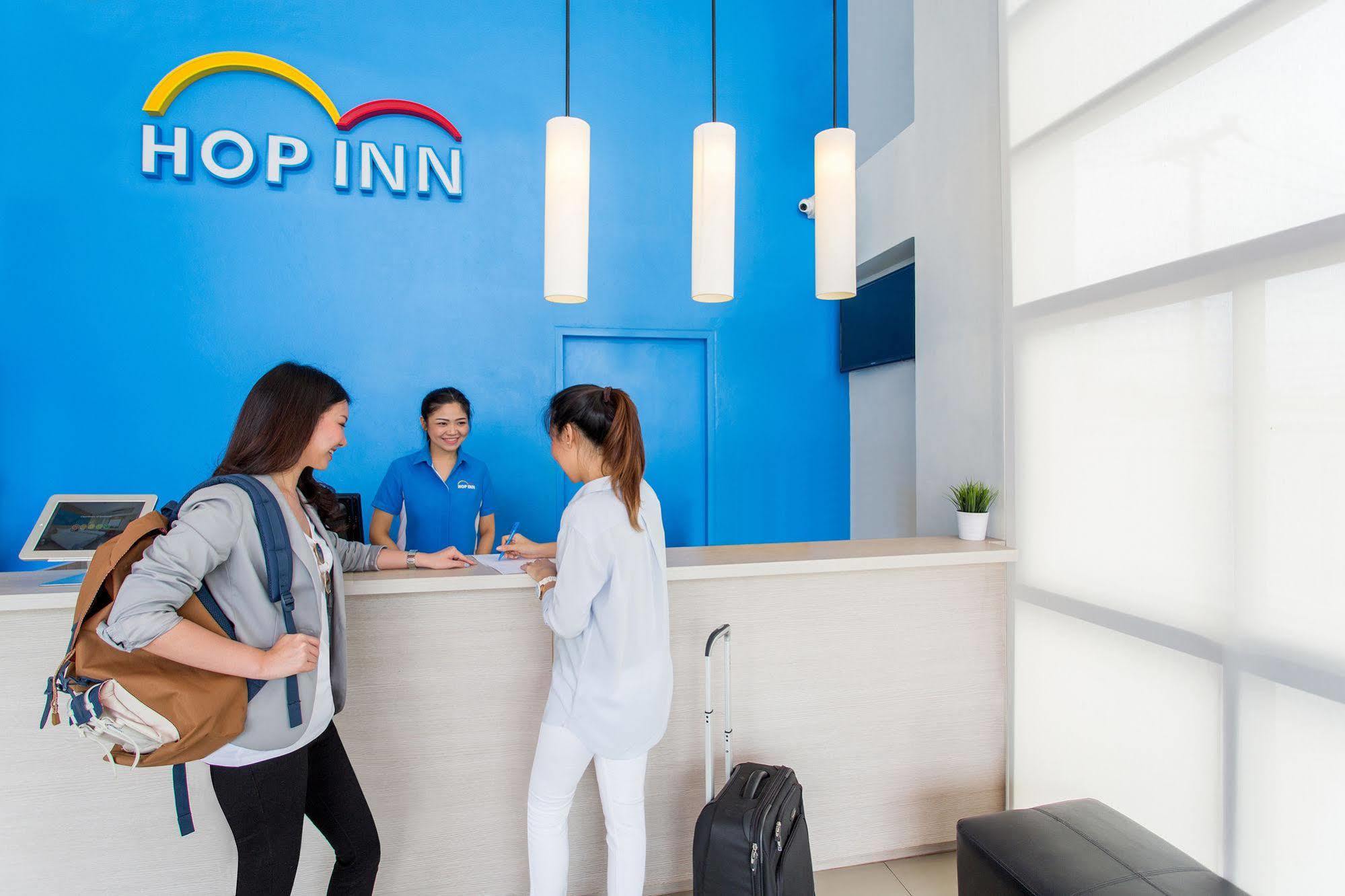 Hop Inn Ройєт Екстер'єр фото